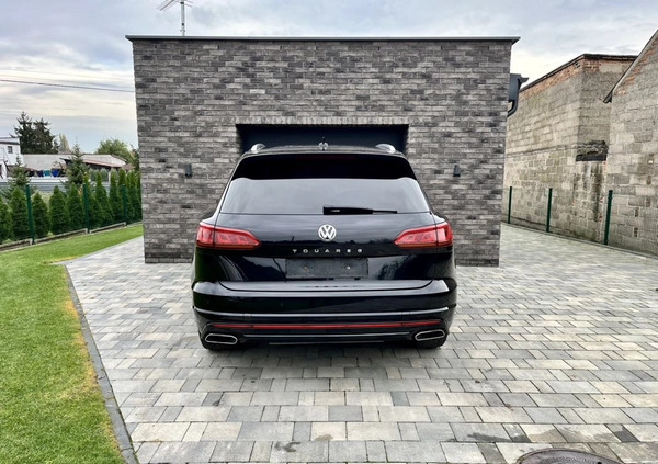 Volkswagen Touareg cena 179900 przebieg: 195000, rok produkcji 2018 z Słupca małe 497